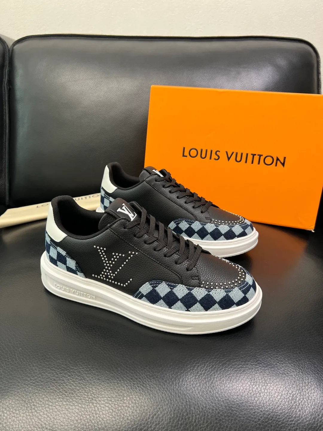 Men's shoes 💰740 Lv high quality top crafts Louis Vuitton, sports sneakers counter synchronization, uppers imported from Italy, high quality splicing colorful complex crafts, imported cowhide lining soft and comfortable, soles: original soles specially provided by the original factory, T men's shoes 💰U exclusive movable molded soles super comfortable, original factory single goods, code number 38-44 (customized 45)